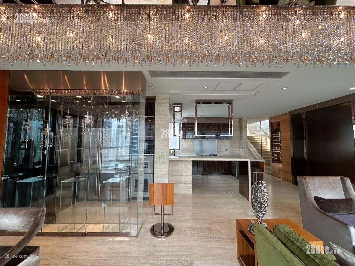 龙苑 租盘 3 房 , 3 浴室 2,241 平方尺