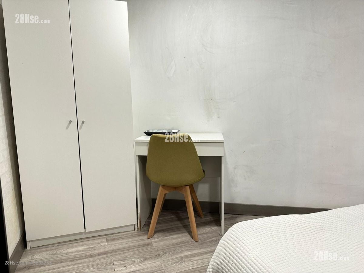 上环大厦 租盘 180 平方尺