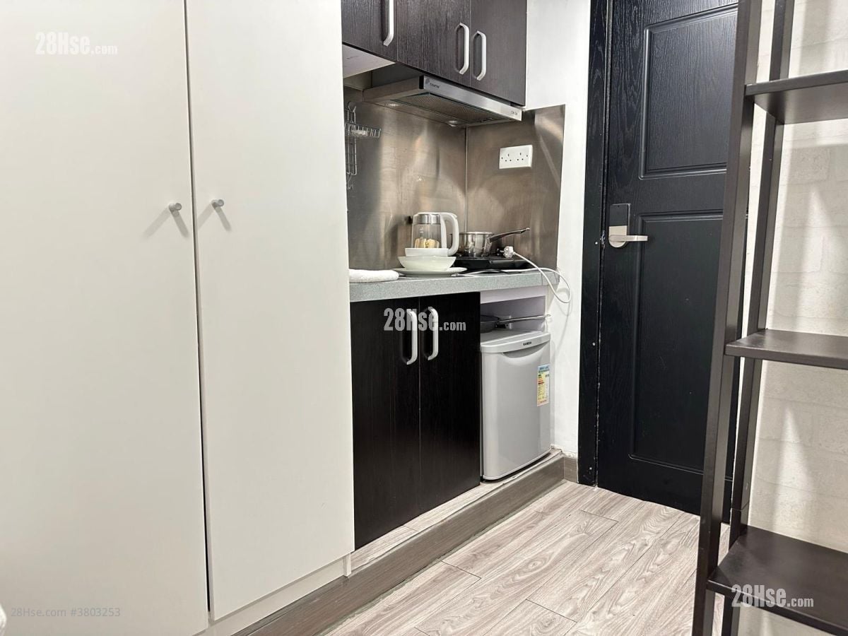 上环大厦 租盘 180 平方尺