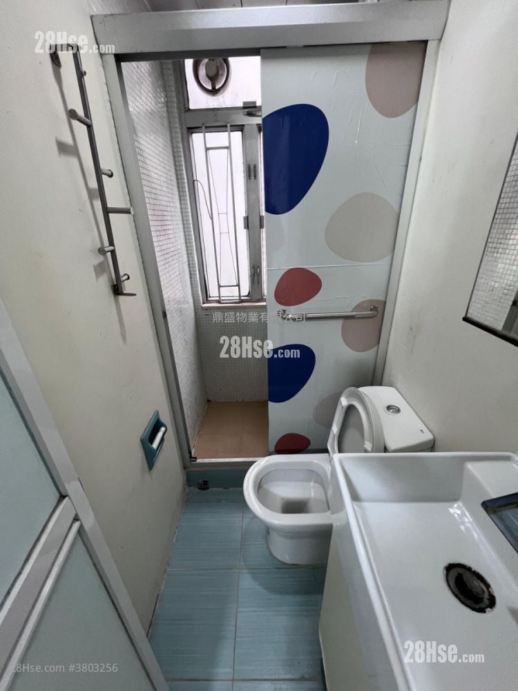 华成大厦 租盘 2 房 , 1 浴室 321 平方尺