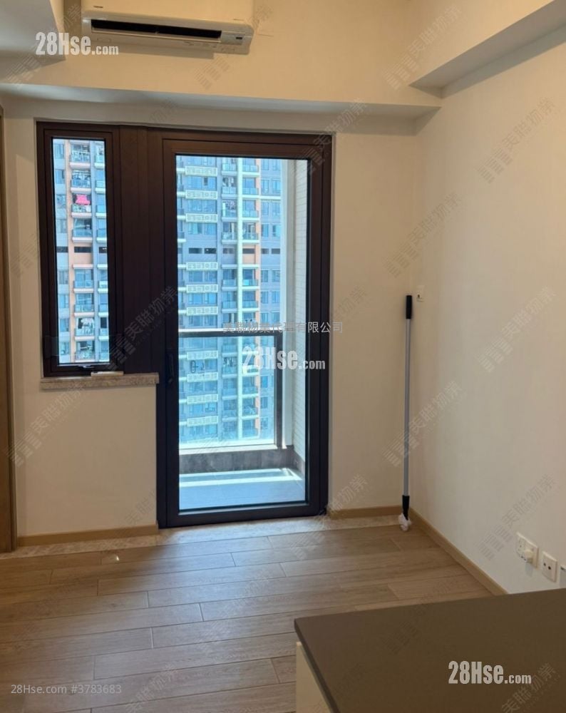 Lp6 Sell 1 Bedroom , 1 Bathroom 305 ft²