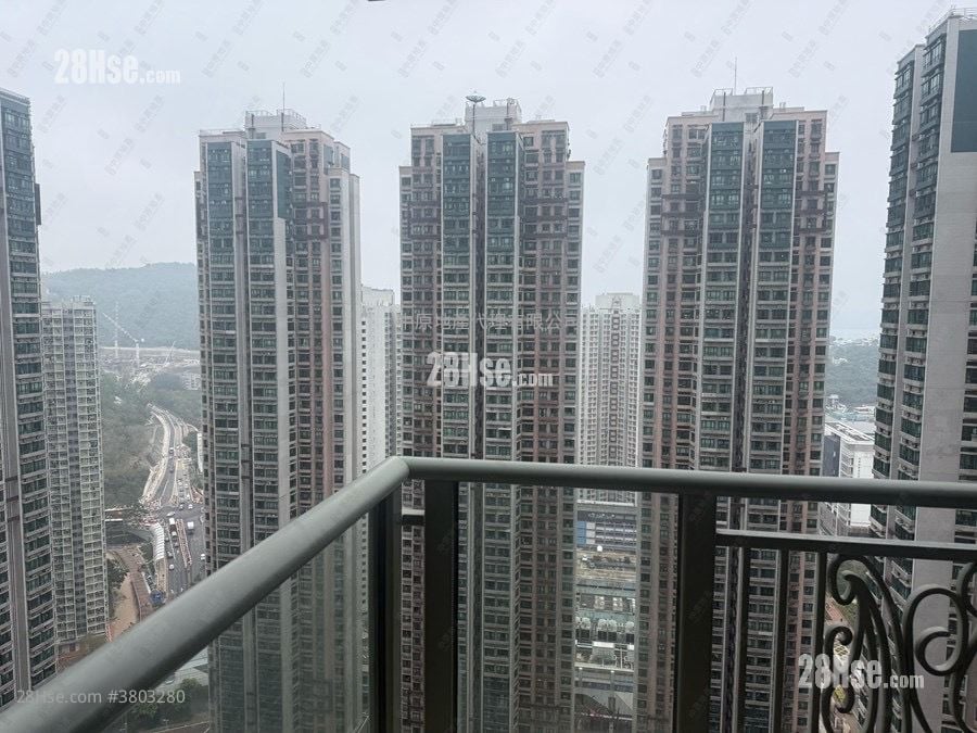 Residence Oasis Sell 3 Bedrooms , 2 Bathrooms 653 ft²