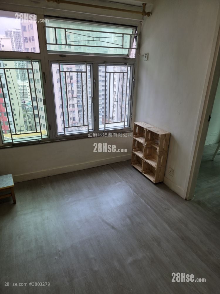 Shun On Building Sell 2 Bedrooms , 1 Bathroom 321 ft²