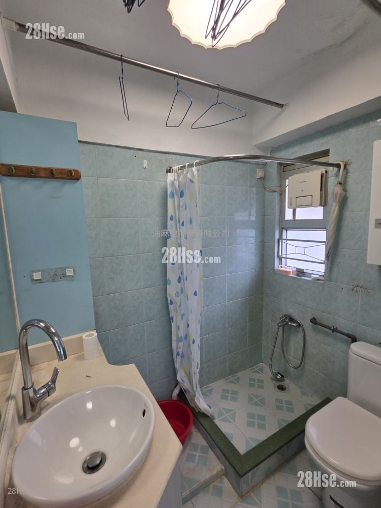 Shun On Building Sell 2 Bedrooms , 1 Bathroom 321 ft²