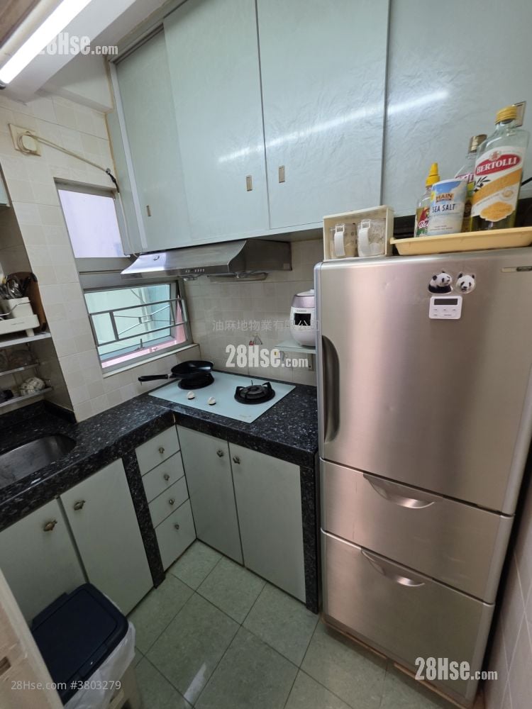 Shun On Building Sell 2 Bedrooms , 1 Bathroom 321 ft²