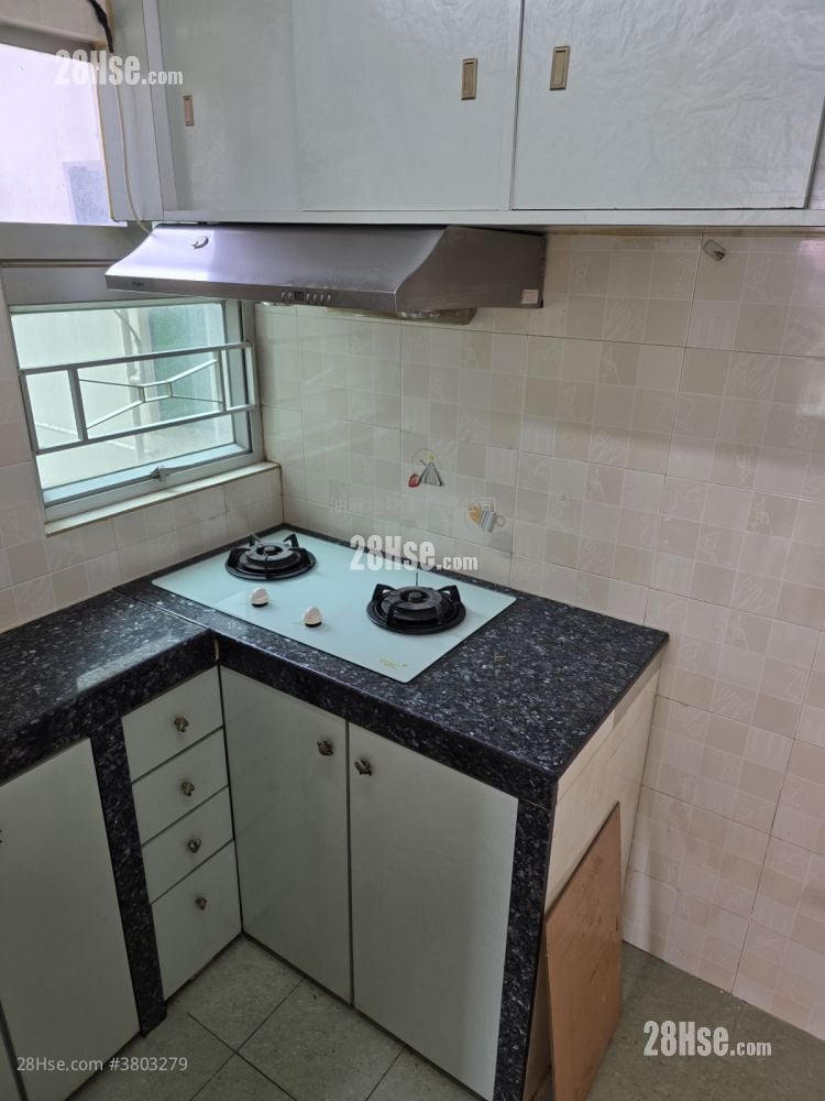 Shun On Building Sell 2 Bedrooms , 1 Bathroom 321 ft²