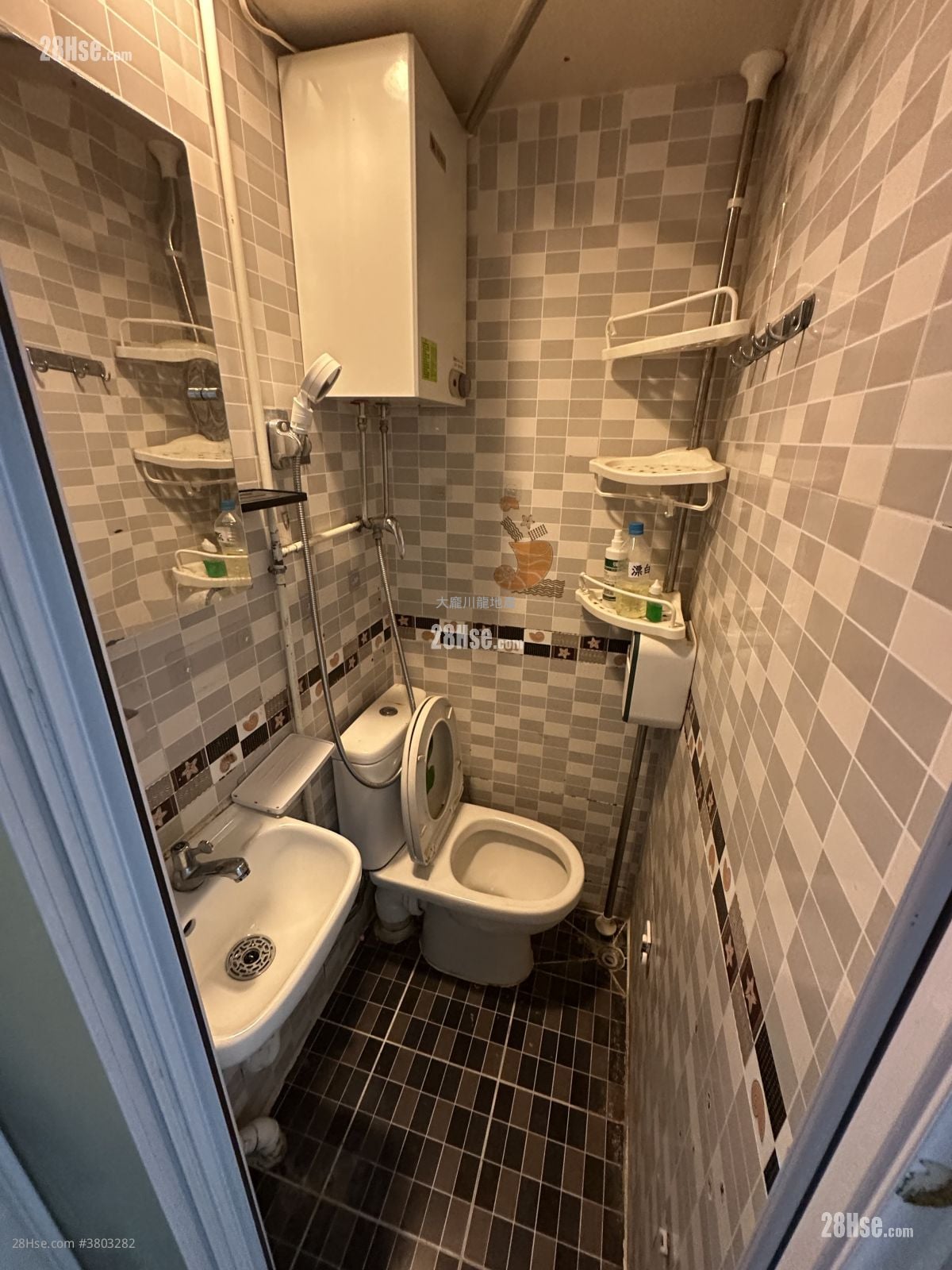 Chinese Mansion Rental 1 Bedroom , 1 Bathroom 180 ft²