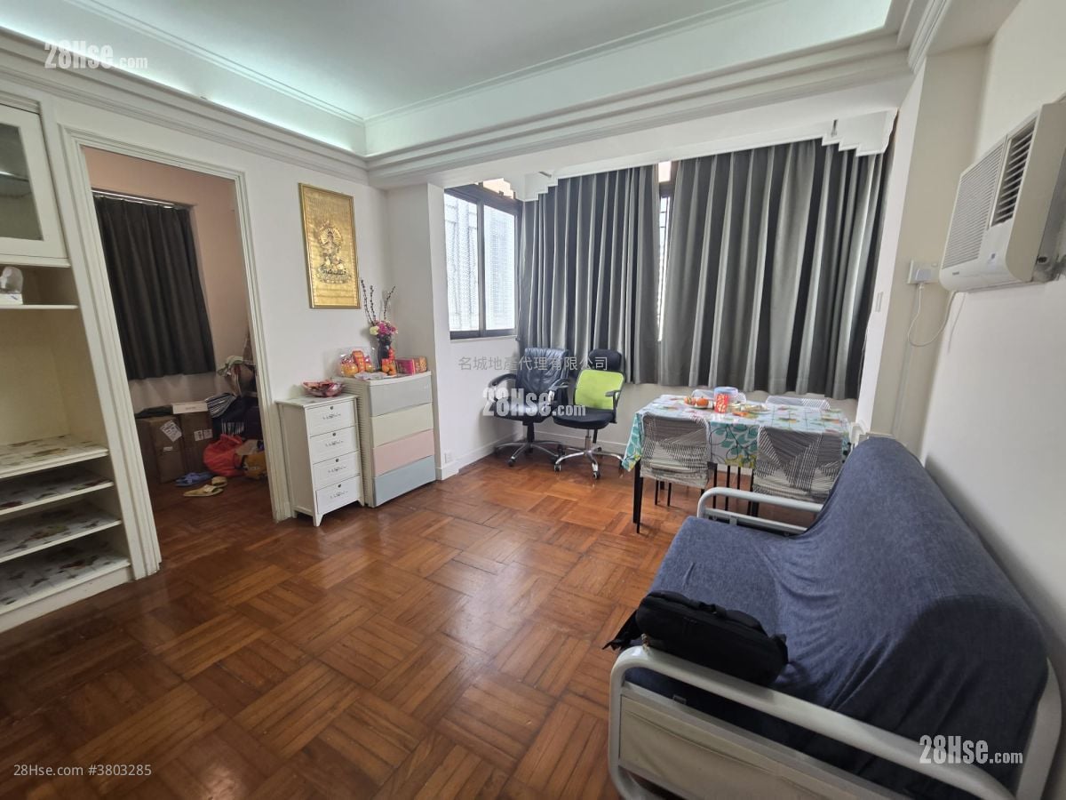 Kam Shan Building Sell 2 Bedrooms , 1 Bathroom 403 ft²