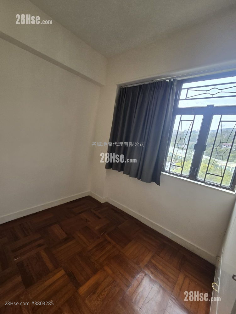 Kam Shan Building Sell 2 Bedrooms , 1 Bathroom 403 ft²