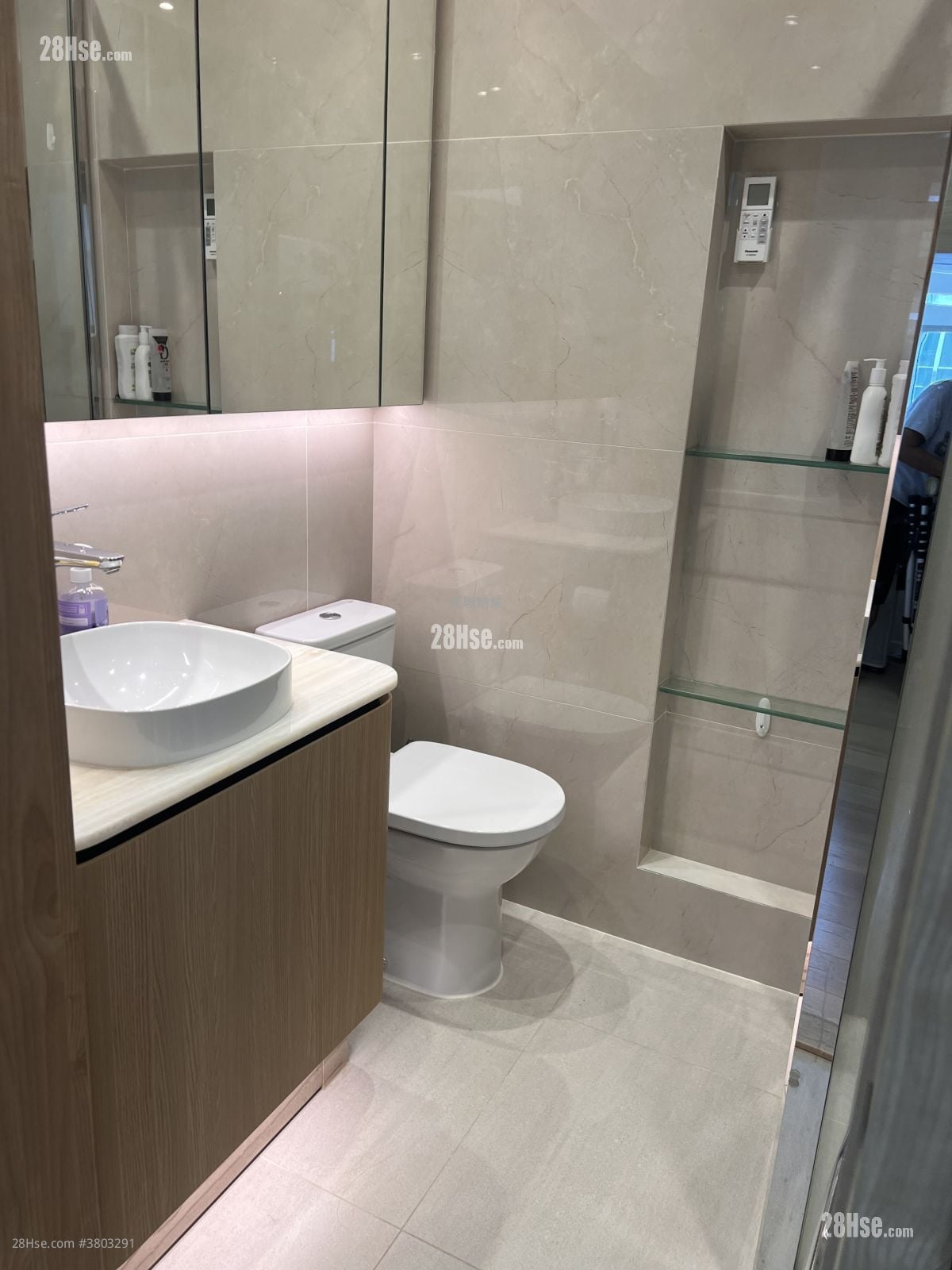 一号银海 售盘 3 房 , 1 浴室 665 平方尺