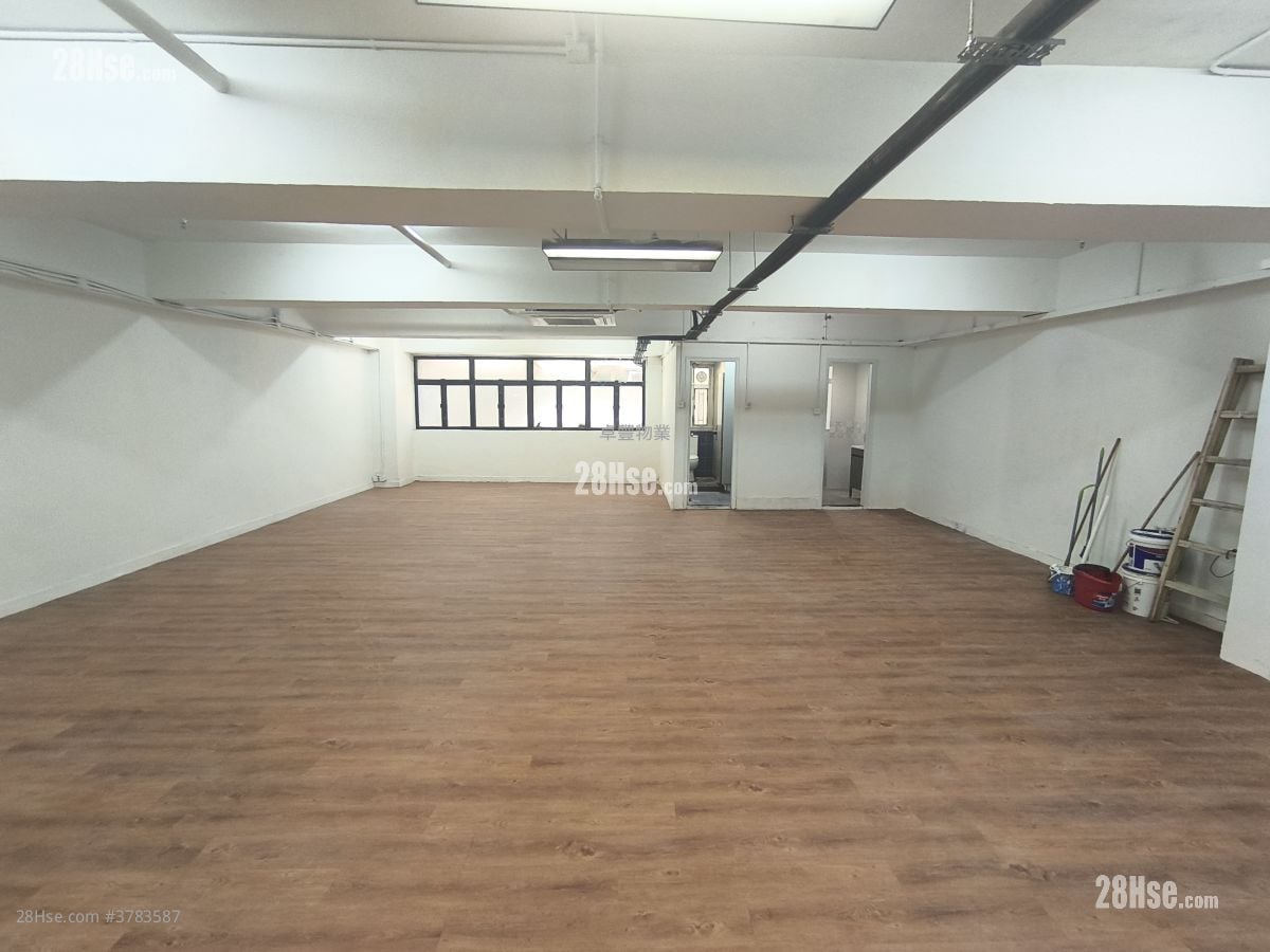 Hong Kong Industrial Centre Rental Studio , 2 Toilets 1,300 ft²
