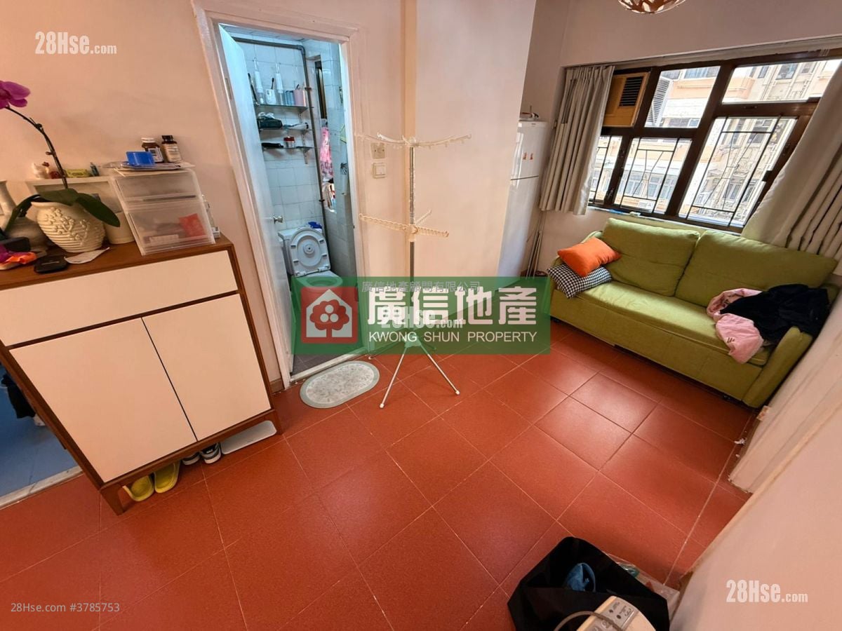 Cosmopolitan Estate Sell 3 Bedrooms , 1 Bathroom 425 ft²