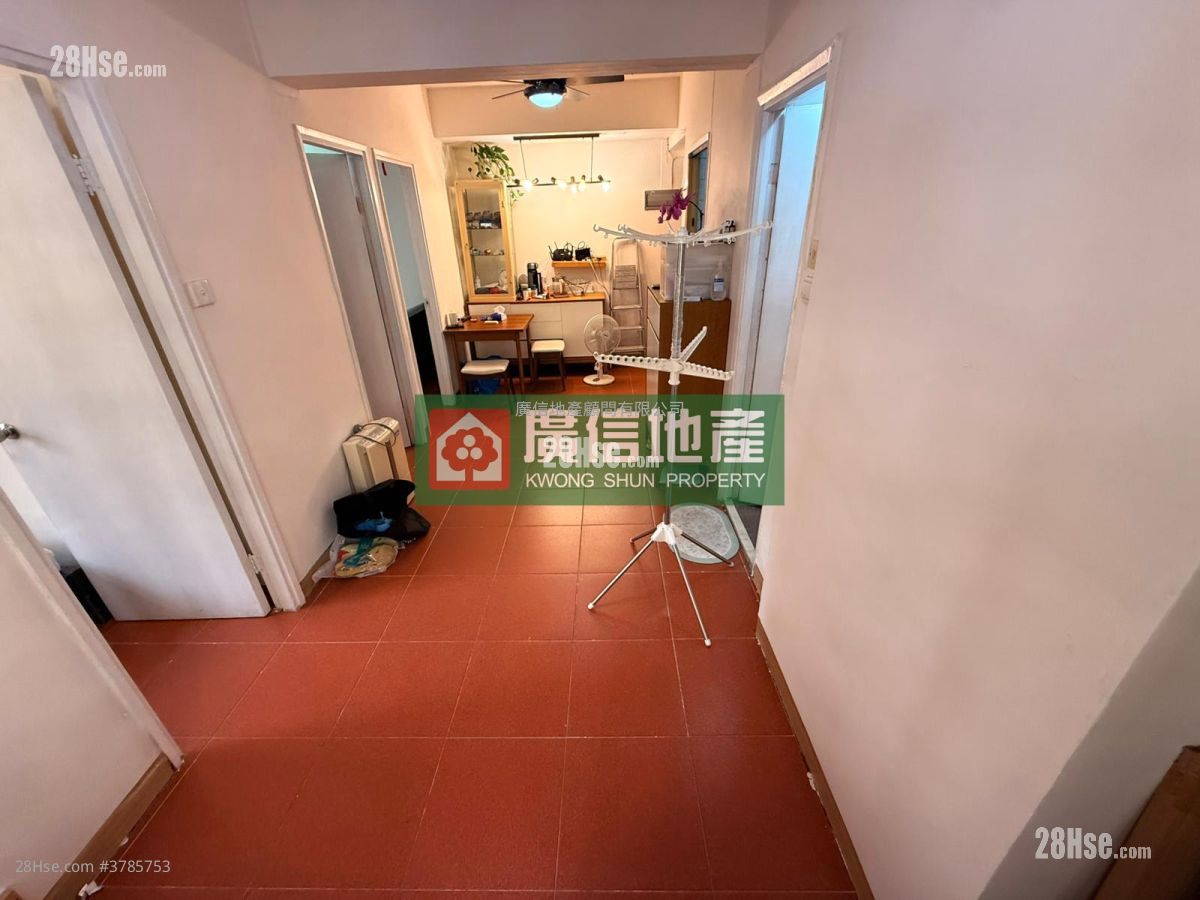 Cosmopolitan Estate Sell 3 Bedrooms , 1 Bathroom 425 ft²