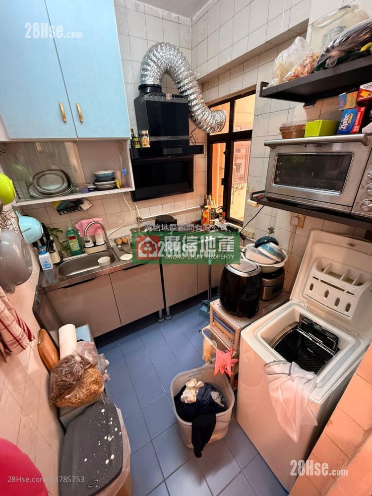 Cosmopolitan Estate Sell 3 Bedrooms , 1 Bathroom 425 ft²