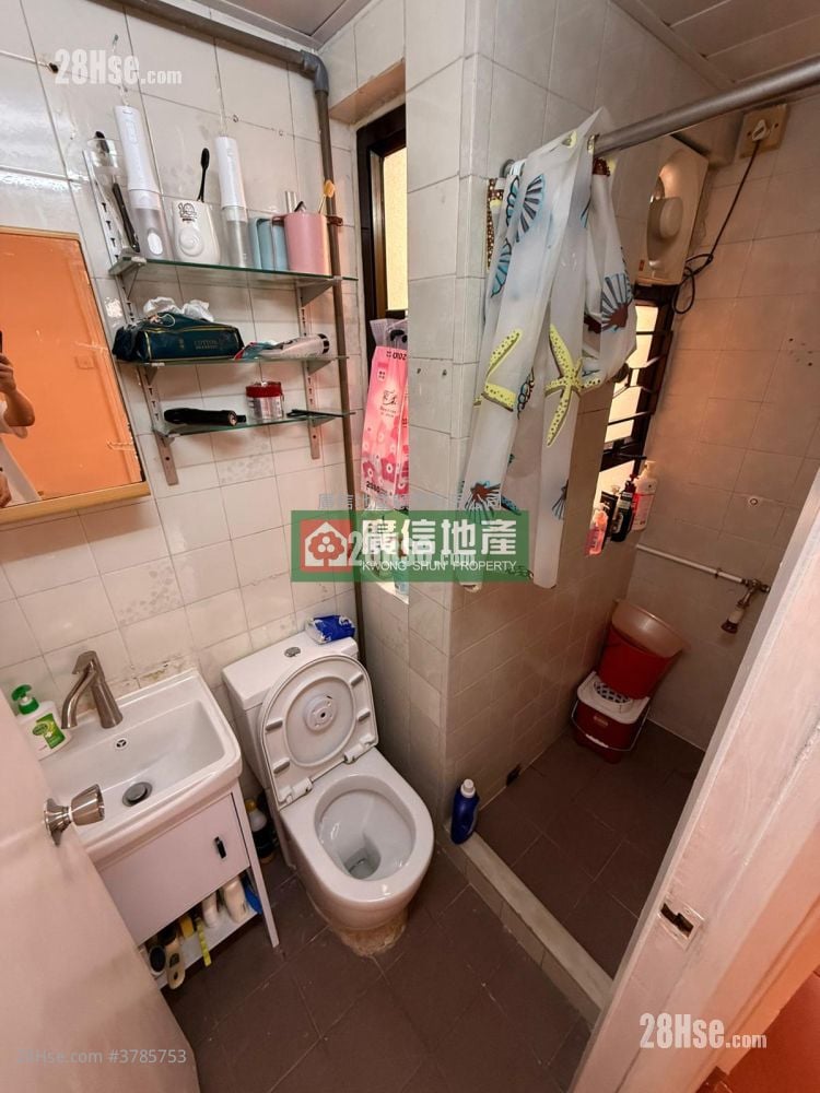 Cosmopolitan Estate Sell 3 Bedrooms , 1 Bathroom 425 ft²