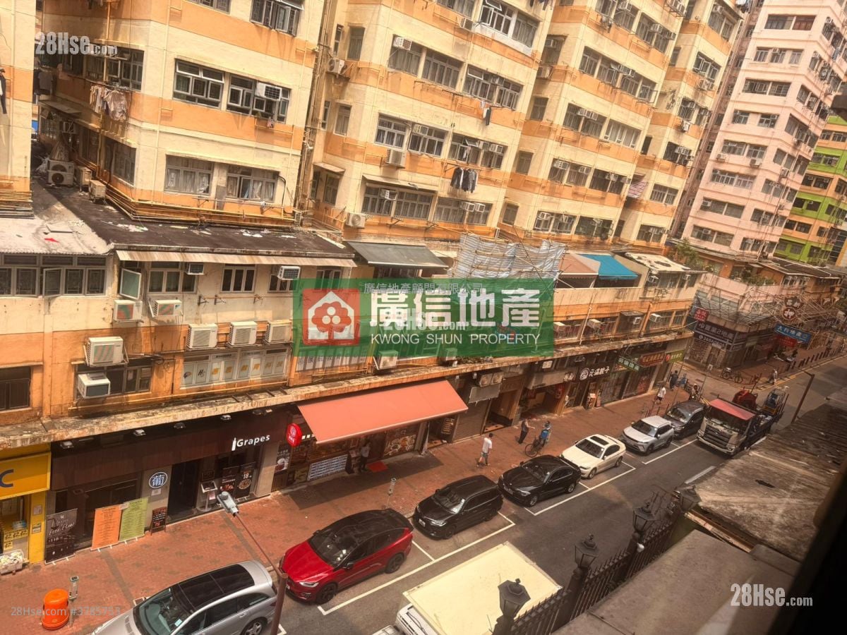 Cosmopolitan Estate Sell 3 Bedrooms , 1 Bathroom 425 ft²