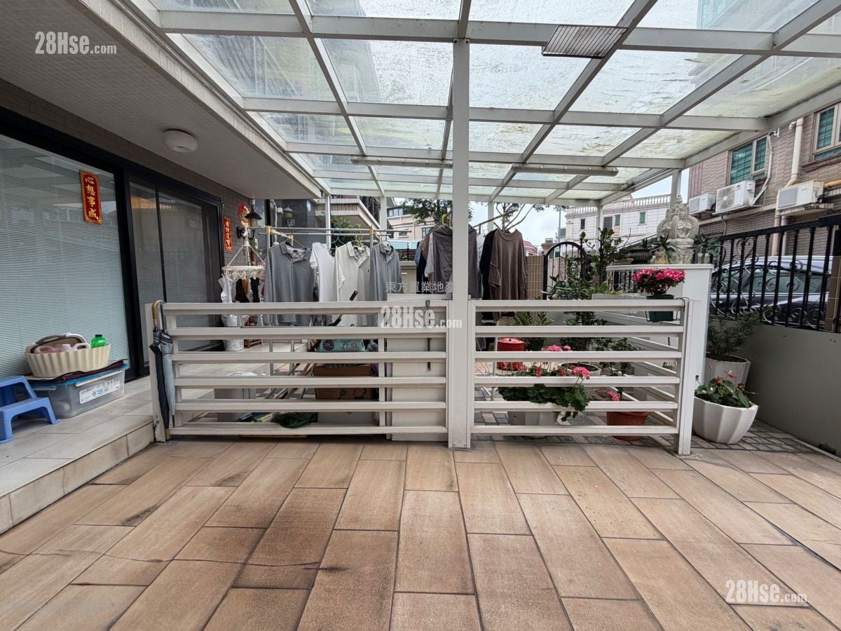 村屋 售盘 3 房 , 3 浴室 1,400 平方尺