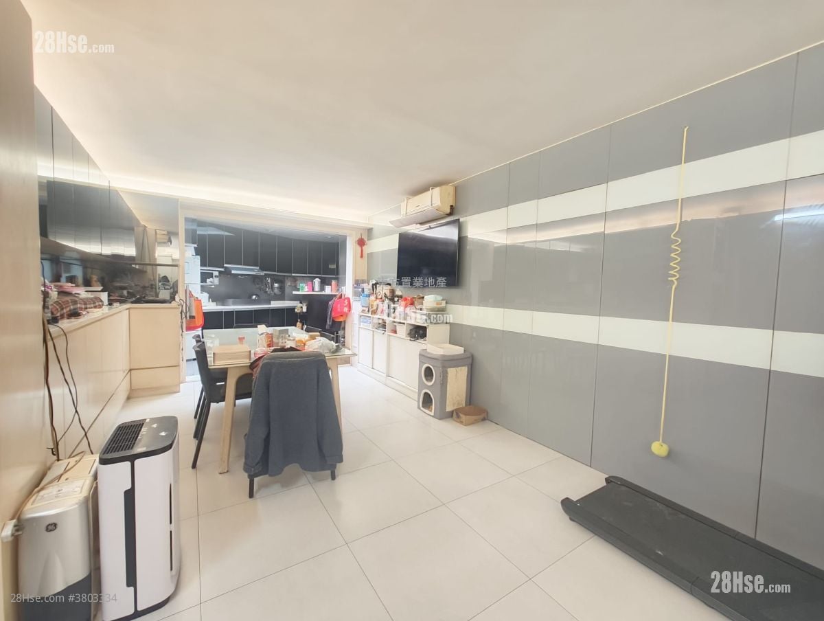 村屋 售盘 3 房 , 3 浴室 1,400 平方尺