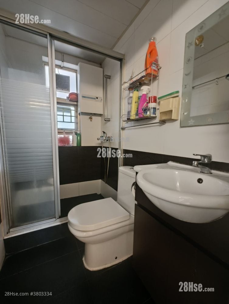 村屋 售盘 3 房 , 3 浴室 1,400 平方尺