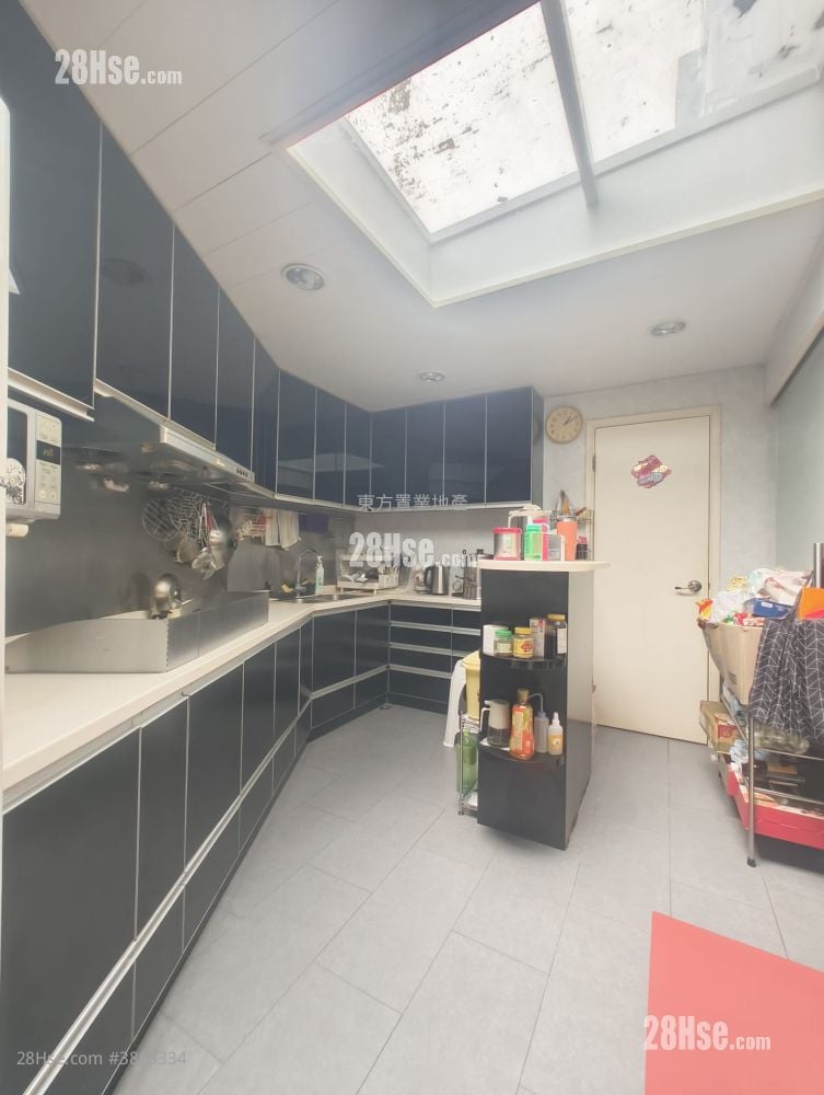 村屋 售盘 3 房 , 3 浴室 1,400 平方尺