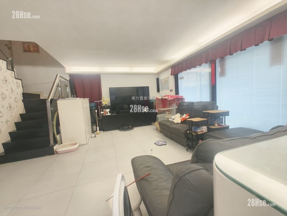 村屋 售盘 3 房 , 3 浴室 1,400 平方尺