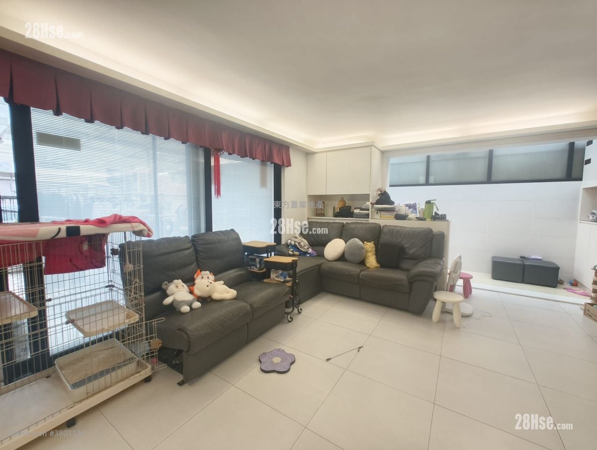 村屋 售盘 3 房 , 3 浴室 1,400 平方尺