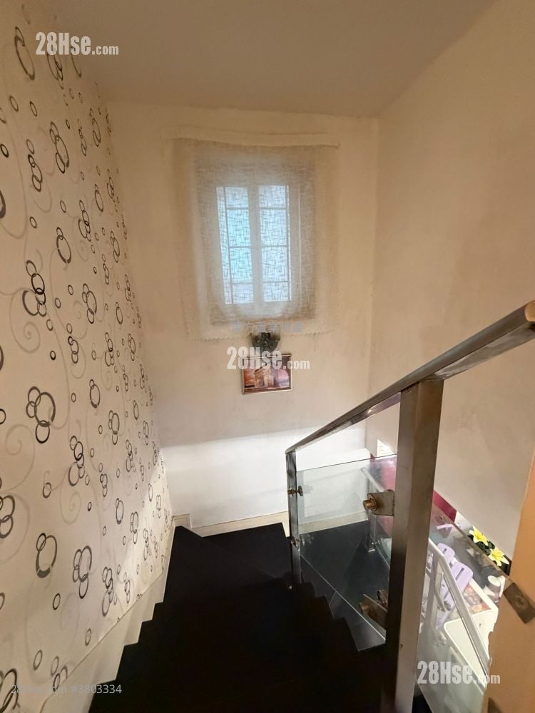 村屋 售盘 3 房 , 3 浴室 1,400 平方尺