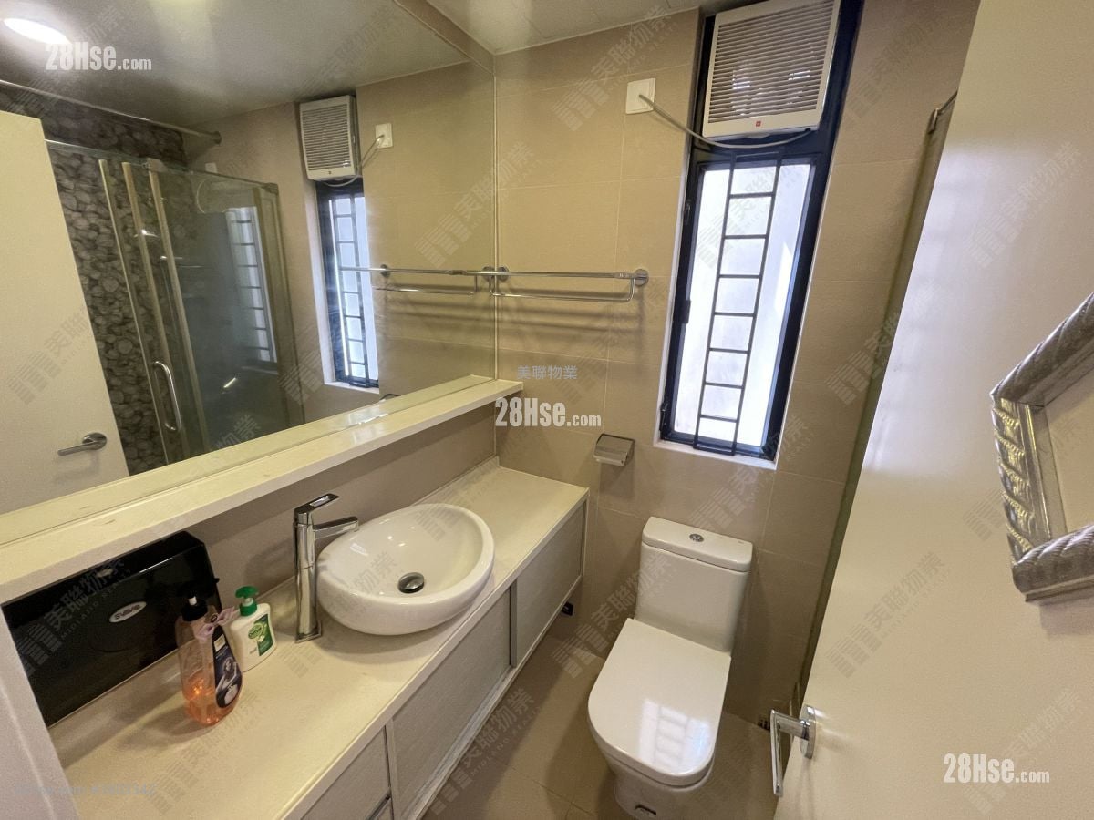 New Town Plaza Rental 2 Bedrooms , 1 Bathroom 583 ft²