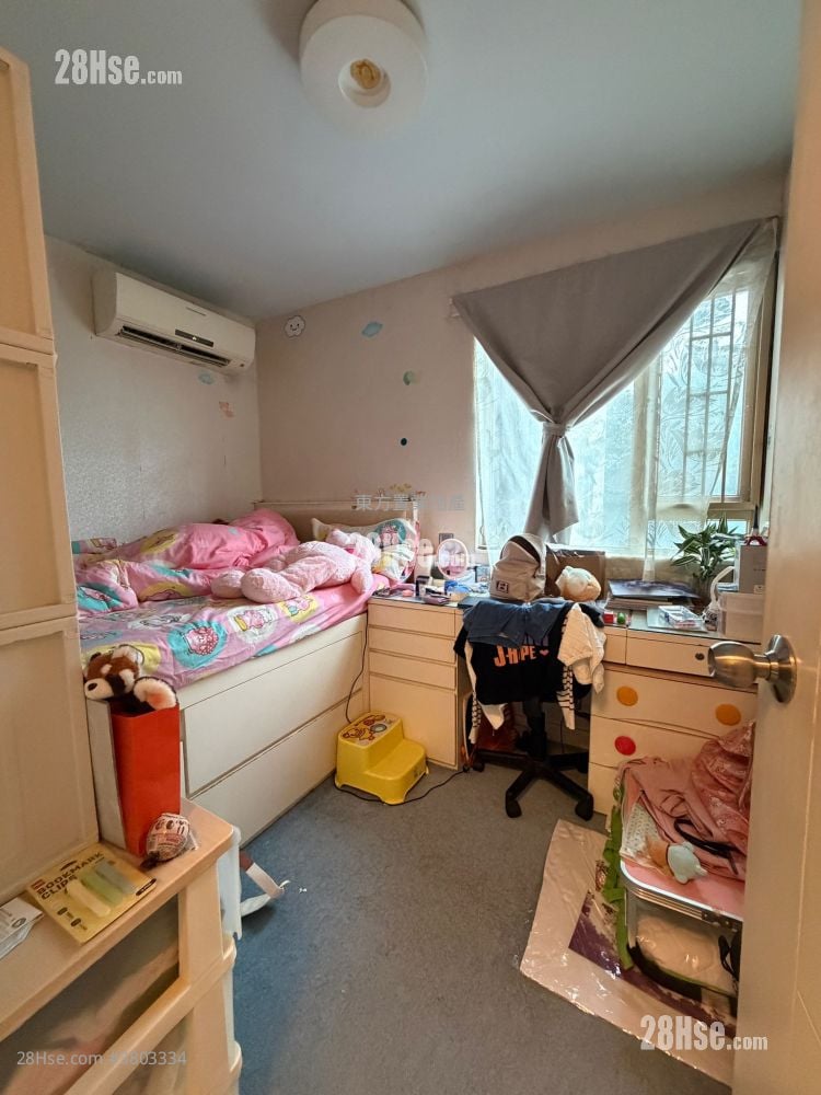 村屋 售盘 3 房 , 3 浴室 1,400 平方尺