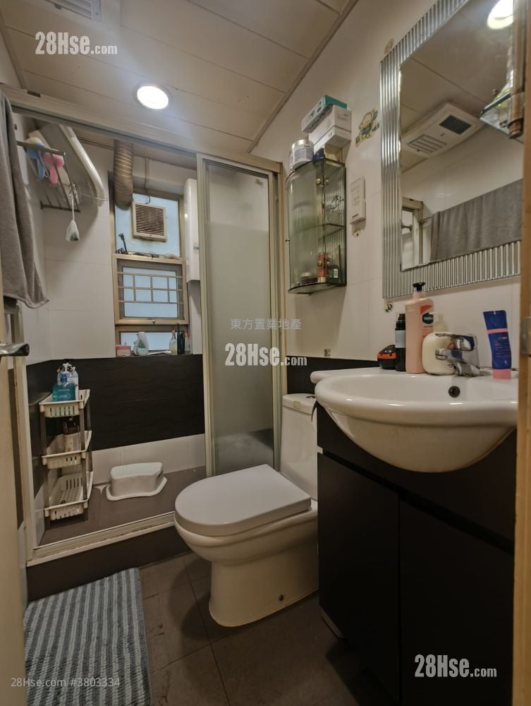 村屋 售盘 3 房 , 3 浴室 1,400 平方尺