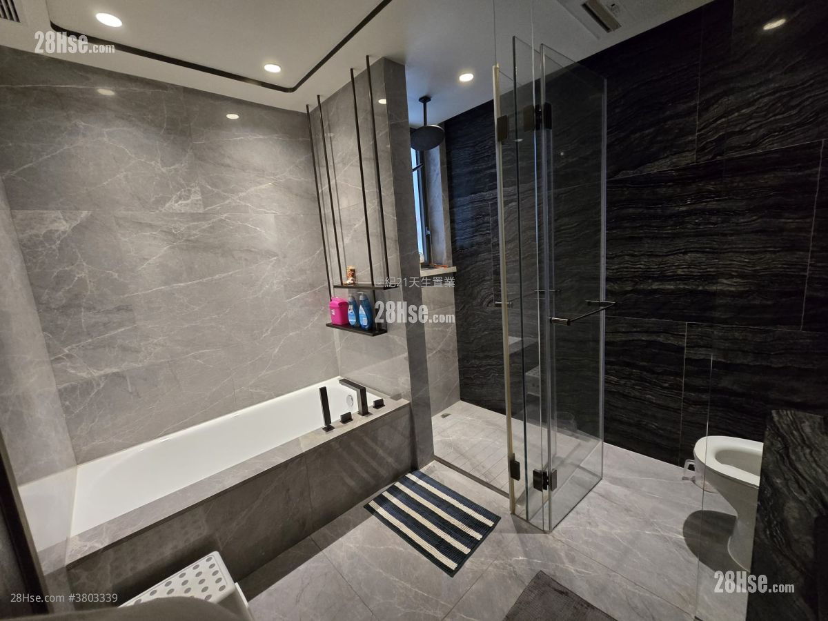 Le Pont Sell 5+ Bedrooms , 4 Bathrooms 1,248 ft²