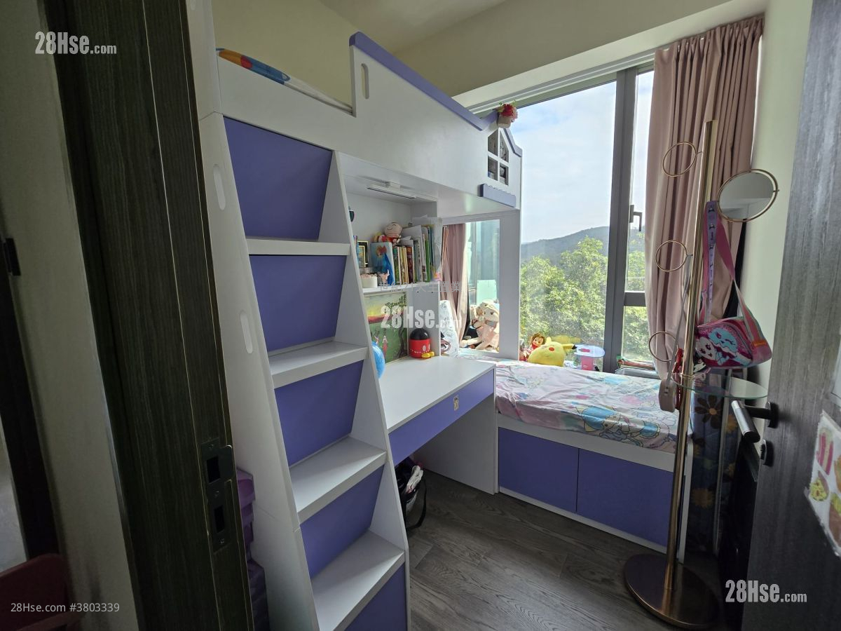 Le Pont Sell 5+ Bedrooms , 4 Bathrooms 1,248 ft²