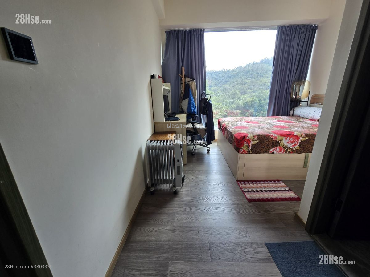 Le Pont Sell 5+ Bedrooms , 4 Bathrooms 1,248 ft²