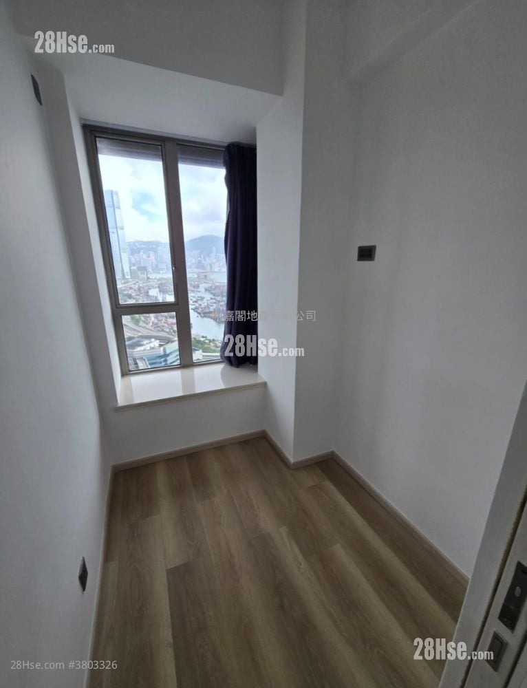 奥城西岸 售盘 4 房 , 2 浴室 716 平方尺