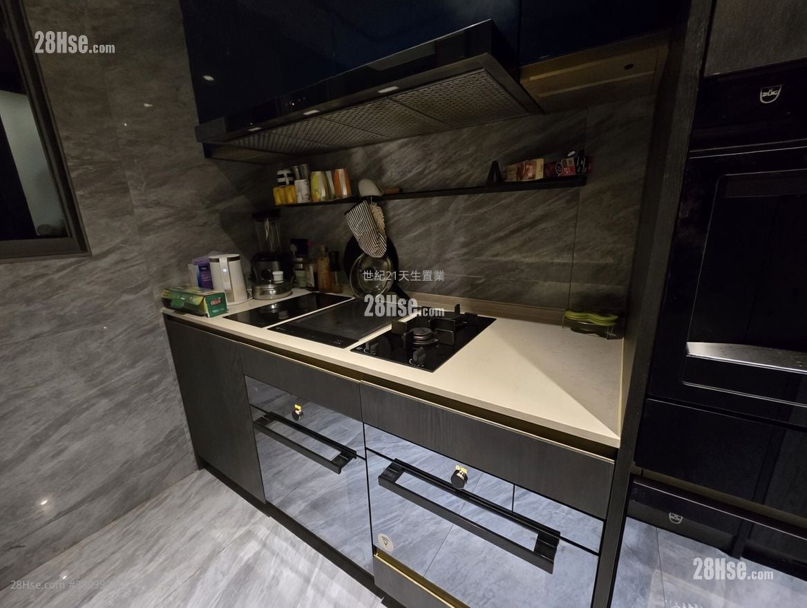 Le Pont Sell 5+ Bedrooms , 4 Bathrooms 1,248 ft²