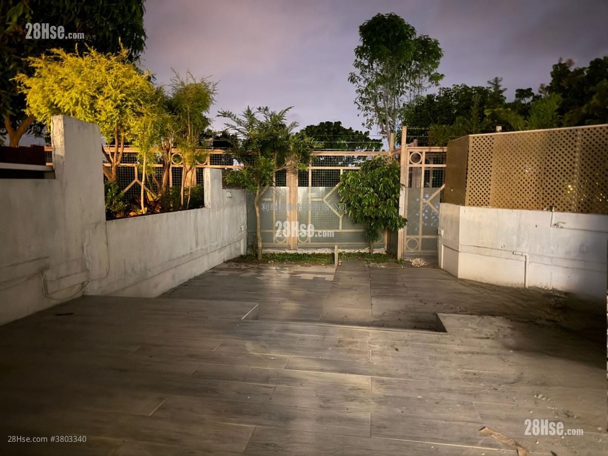 Seasons Palace Rental 3 Bedrooms , 2 Bathrooms 907 ft²