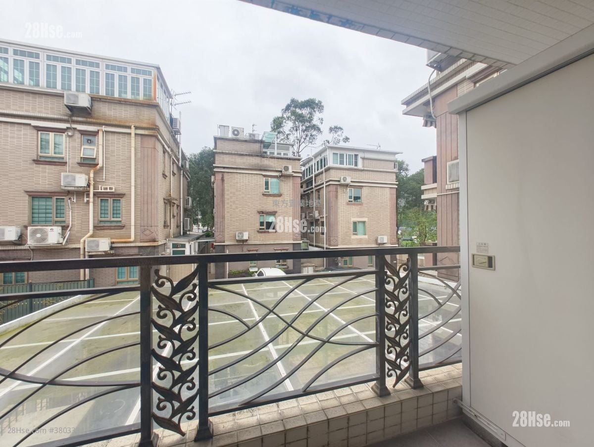 村屋 售盘 3 房 , 3 浴室 1,400 平方尺