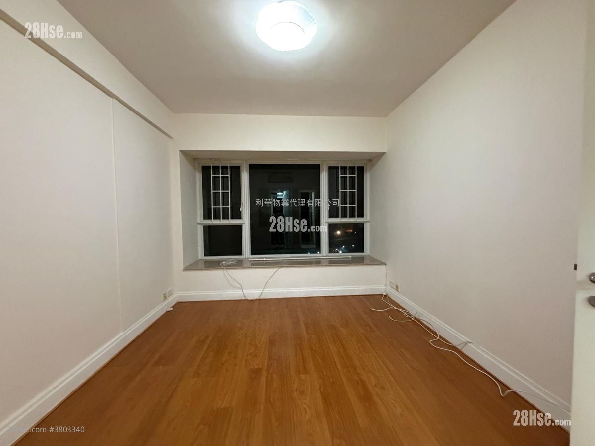 Seasons Palace Rental 3 Bedrooms , 2 Bathrooms 907 ft²