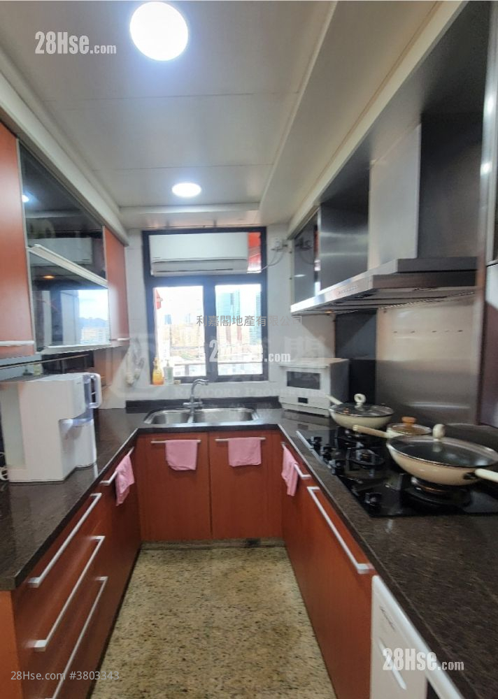 The Arch Sell 3 Bedrooms , 3 Bathrooms 934 ft²