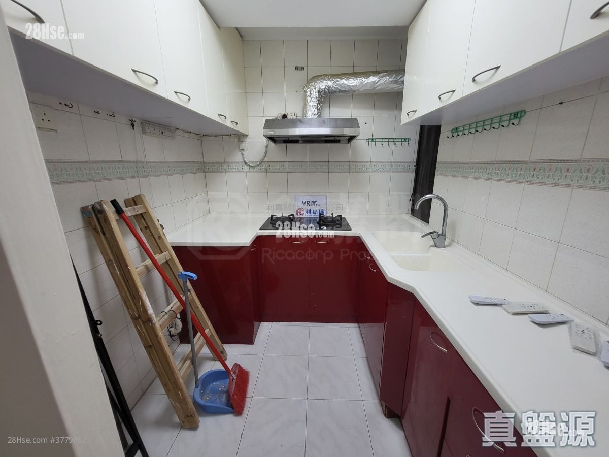 Merry Court Sell 3 Bedrooms , 1 Bathroom 685 ft²