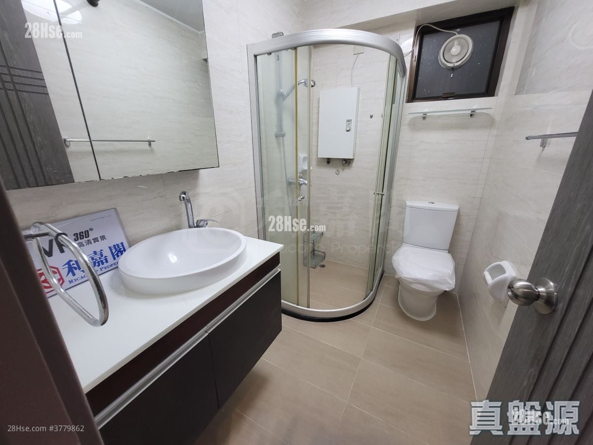 Merry Court Sell 3 Bedrooms , 1 Bathroom 685 ft²