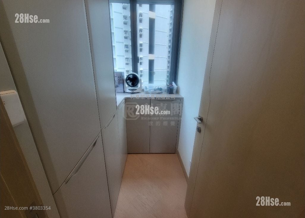 维港滙 售盘 2 房 , 1 浴室 597 平方尺