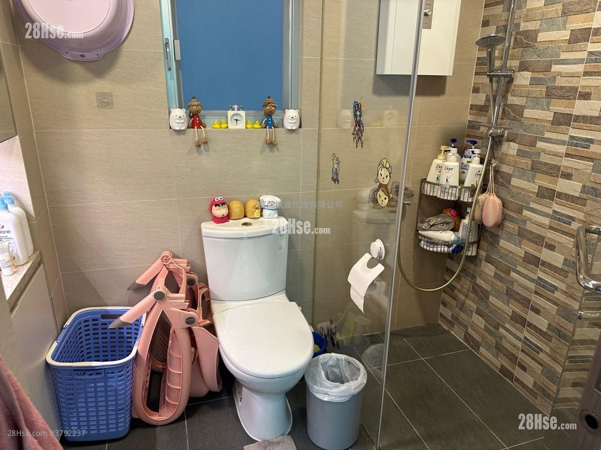 Whampoa Garden Sell 4 Bedrooms , 2 Bathrooms 681 ft²