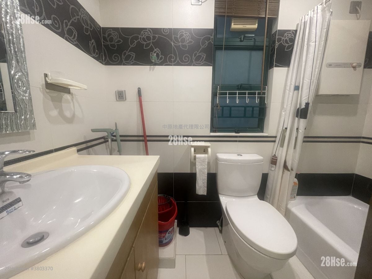 Grand Del Sol Sell 3 Bedrooms , 2 Bathrooms 739 ft²