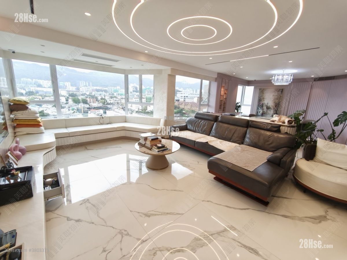 Ming Court Sell 5+ Bedrooms 2,271 ft²