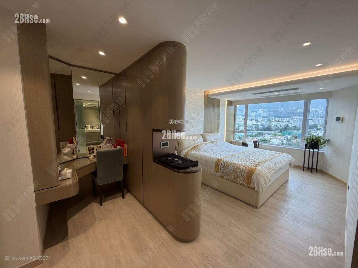 Ming Court Sell 5+ Bedrooms 2,271 ft²