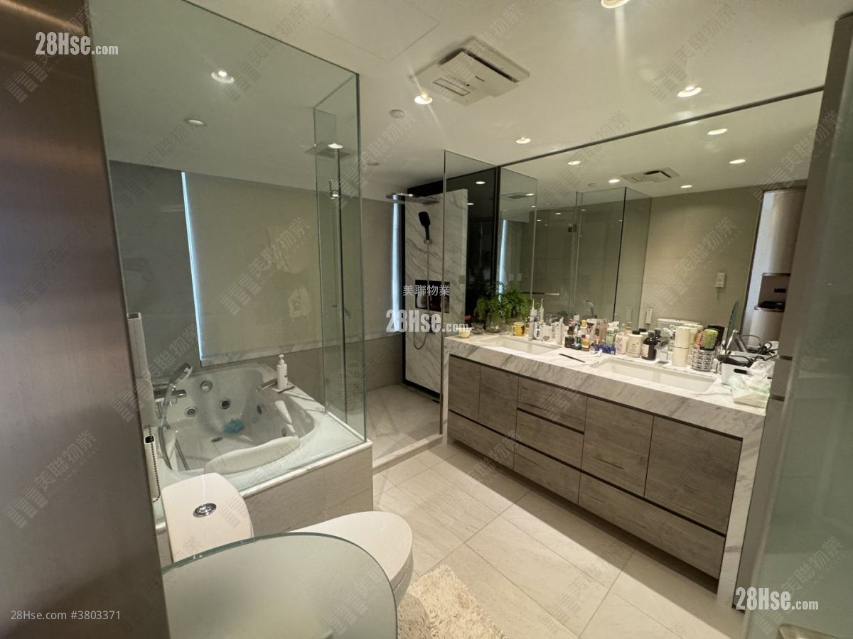 Ming Court Sell 5+ Bedrooms 2,271 ft²