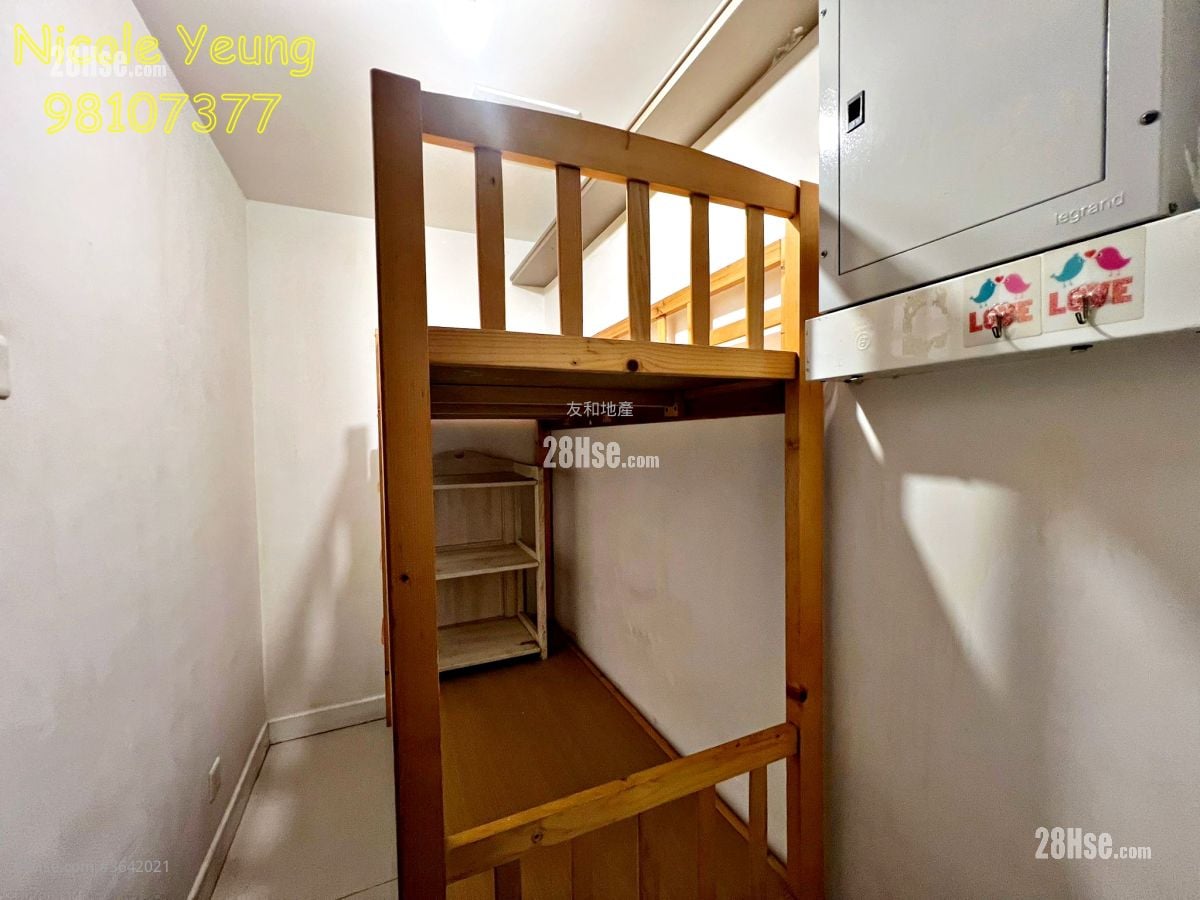 Meridian Hill Sell 3 Bedrooms , 3 Bathrooms 1,355 ft²