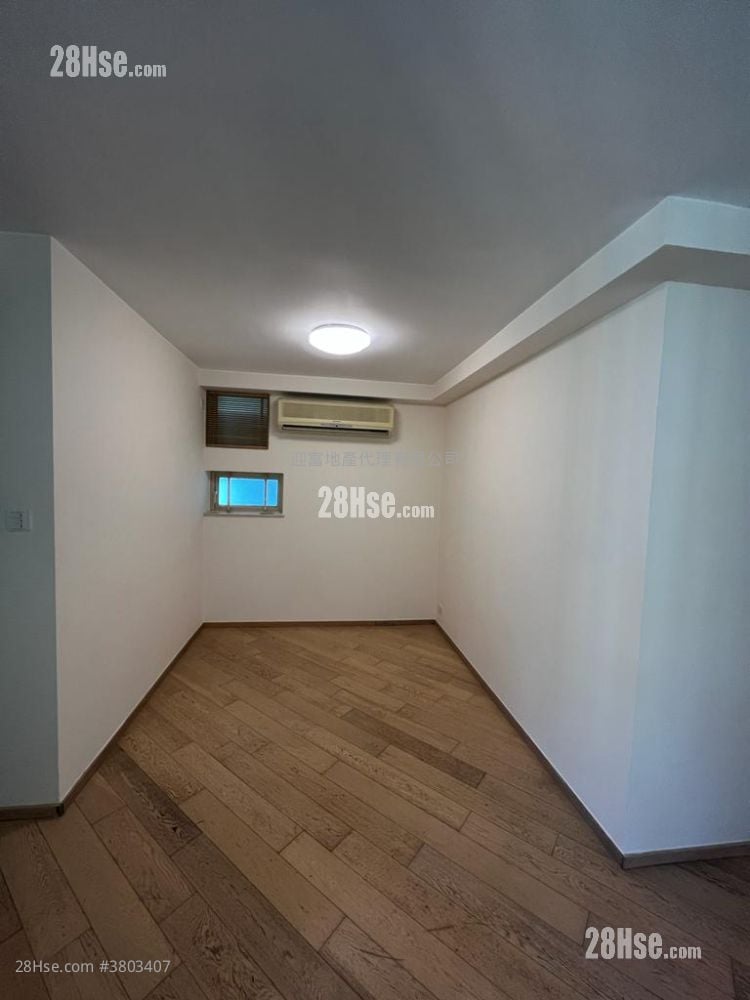 Harbour Place Sell 3 Bedrooms , 2 Bathrooms 593 ft²