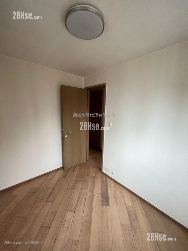 Harbour Place Sell 3 Bedrooms , 2 Bathrooms 593 ft²